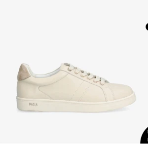 sneakers - superfina från DASIA, strl 37 mycket bra skick💗nypris 1300