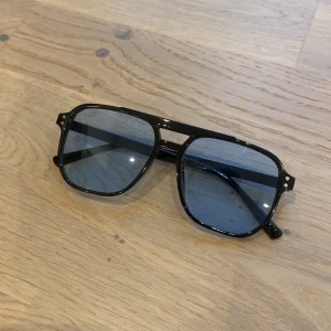 Glasögon - Gratis glasögon vid köp av ett valfritt plagg hos mig, kan även köpas separat för 69 kr!