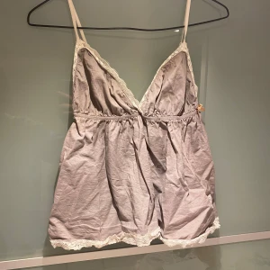 Odd Molly linne - Jättefint Odd Molly linne säljes då det är för litet på mig💕 Storlek: 1=S
