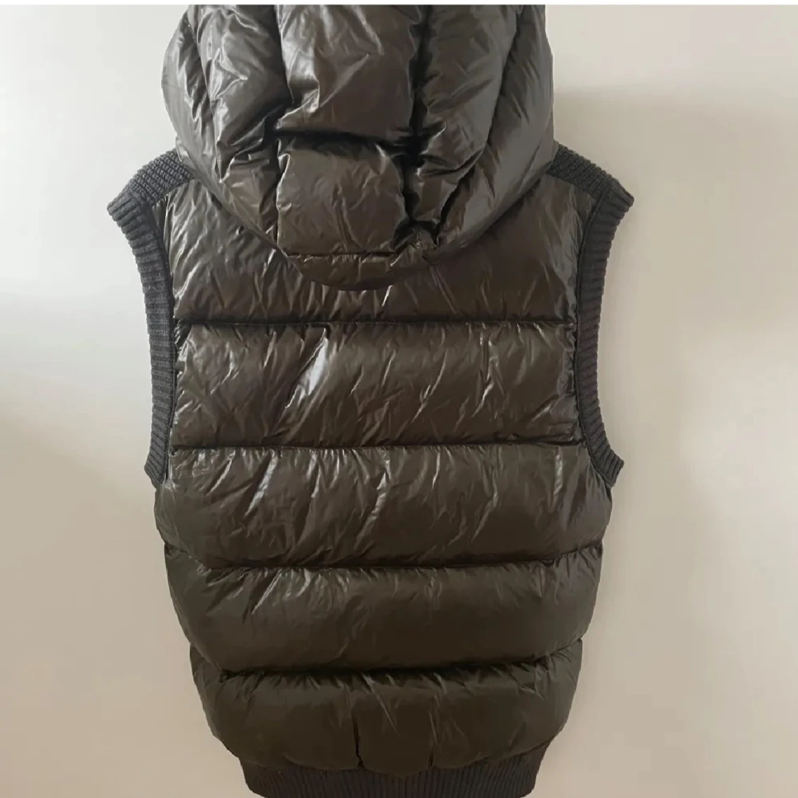 Grå stickad dunväst från Moncler - 1