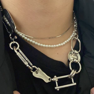 Chunky Silver halsband - Helt ny, vet inte exakt om de är äkta silver eller järn, väldigt tung kedja ⛓️‍💥 