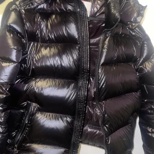 Moncler maya  - Nyskick 