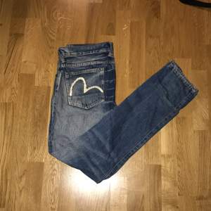 Rikdigt fina evisu jeans för endast 350kr! Dm för frågor😁