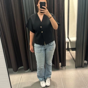 Fin Tröja  - Så snygg tröja från zara som jag aldrig använt och prislappen är kvar dessutom!