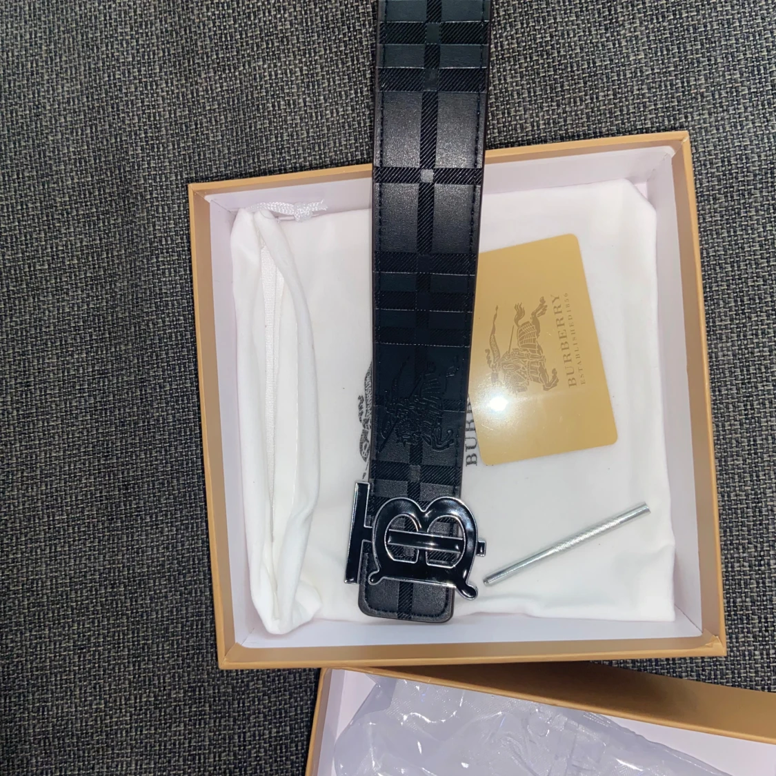 Två sidig Burberry bälte  - 93