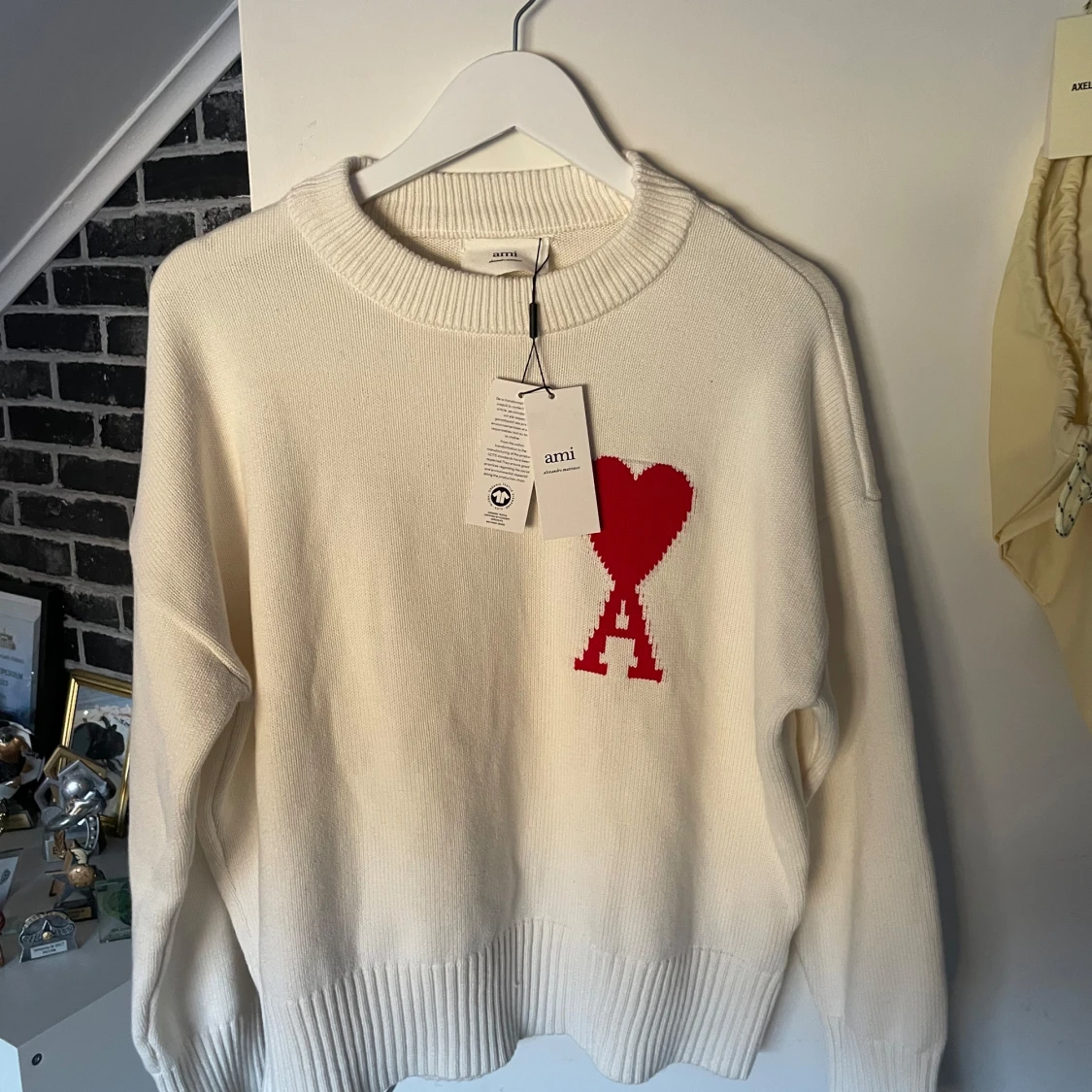 Vit stickad tröja från Ami