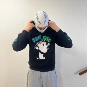 Juice Wrld spider hoodie - Juice wrld spider hoodie mycket bra kvalite med skön och relaxed pass form. Storlek S/M