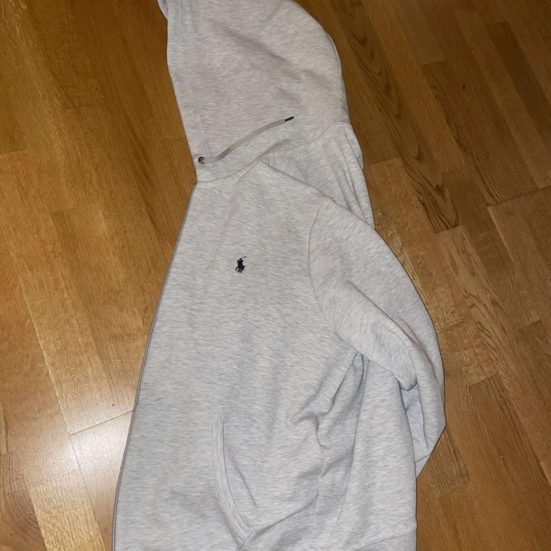 Grå hoodie från Ralph Lauren - 90