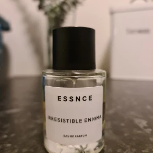 Irresistible Enigma  - Irresistible Enigma från Essnce. Se bild för mängd kvar.