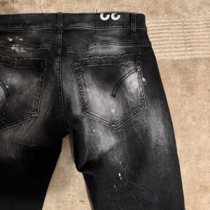 Dondup jeans - Dondup jeans i modellen George storlek 32. Aldrig använda