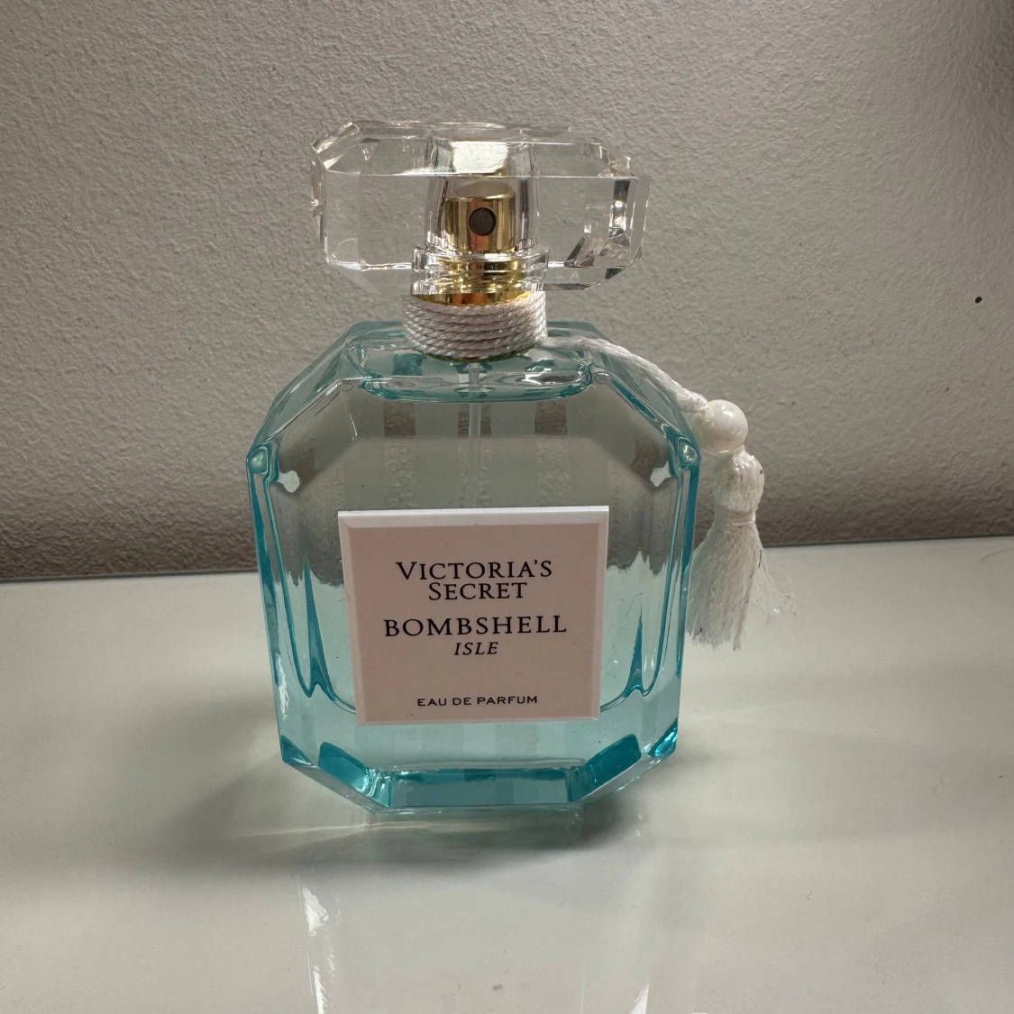 Victoria’s Secret bombshell isle