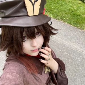 Hutao peruk - Crimpad hutao peruk👻lägger ut fler bilder på den sen efter jag tvättat den🫡 (pälsdjur finns i hemmet🐈‍⬛)