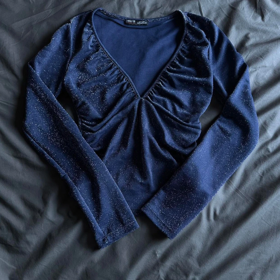 Mörkblå glittrig klänning från Bershka - 90