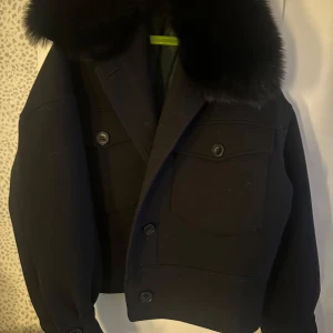 meotine kappa - säljer min meotine kappa som jag har haft i 1 år nu i storlek xs/s. jag tänker tvätta den innan den skickas ut 