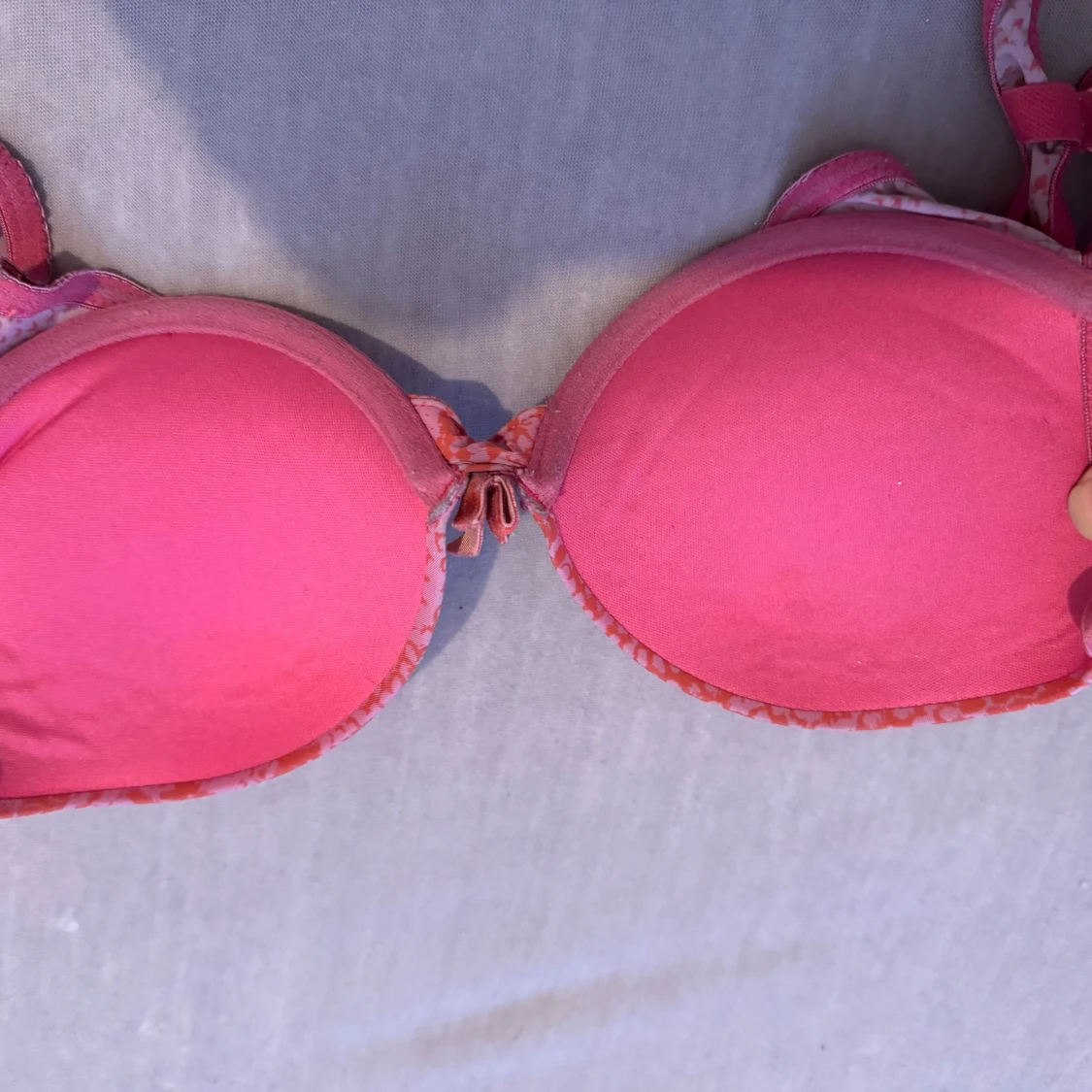 Rosa mönstrad bh från Lindex - 92