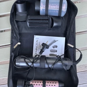 Värmeborste Remington - Super bra och fungerande , den har 4 olika huvuden så man kan använda den på massa olika sätt också som en hårfön utan huvud.🌸❤️