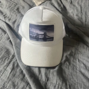 Keps justerbar  - Jötte bra sick kepsen är justerbar. Använd en gång🤩🤩 priset är inte hugget i Sten💵💵