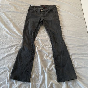 Mörkgrå low waist bootcut byxor - Om du vill ha exakta mått kan du DM mig 😇