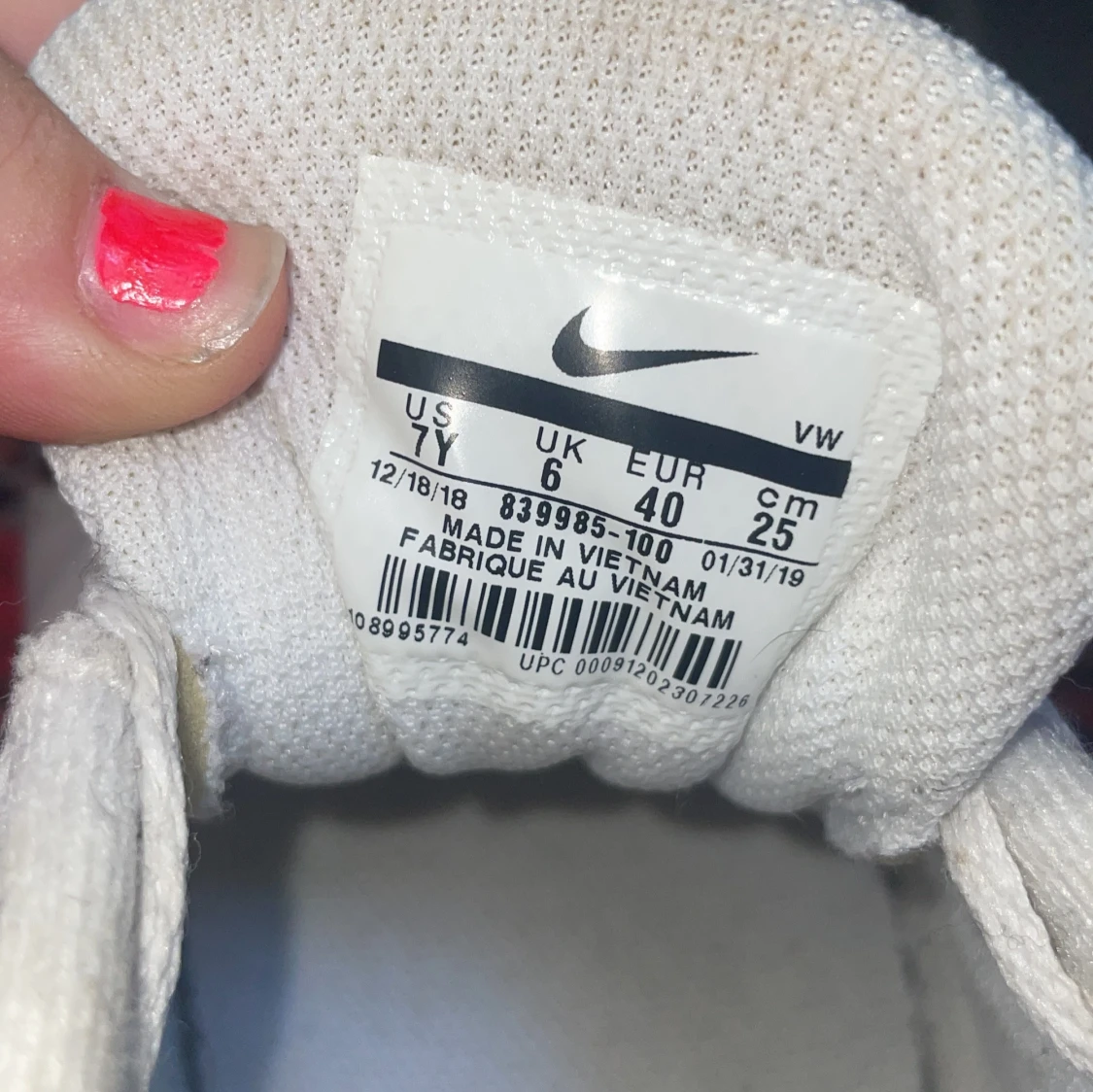 Vita nike skor i storlek 40 - 92