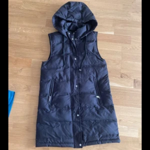 Väst från zara - Mycket bra skick