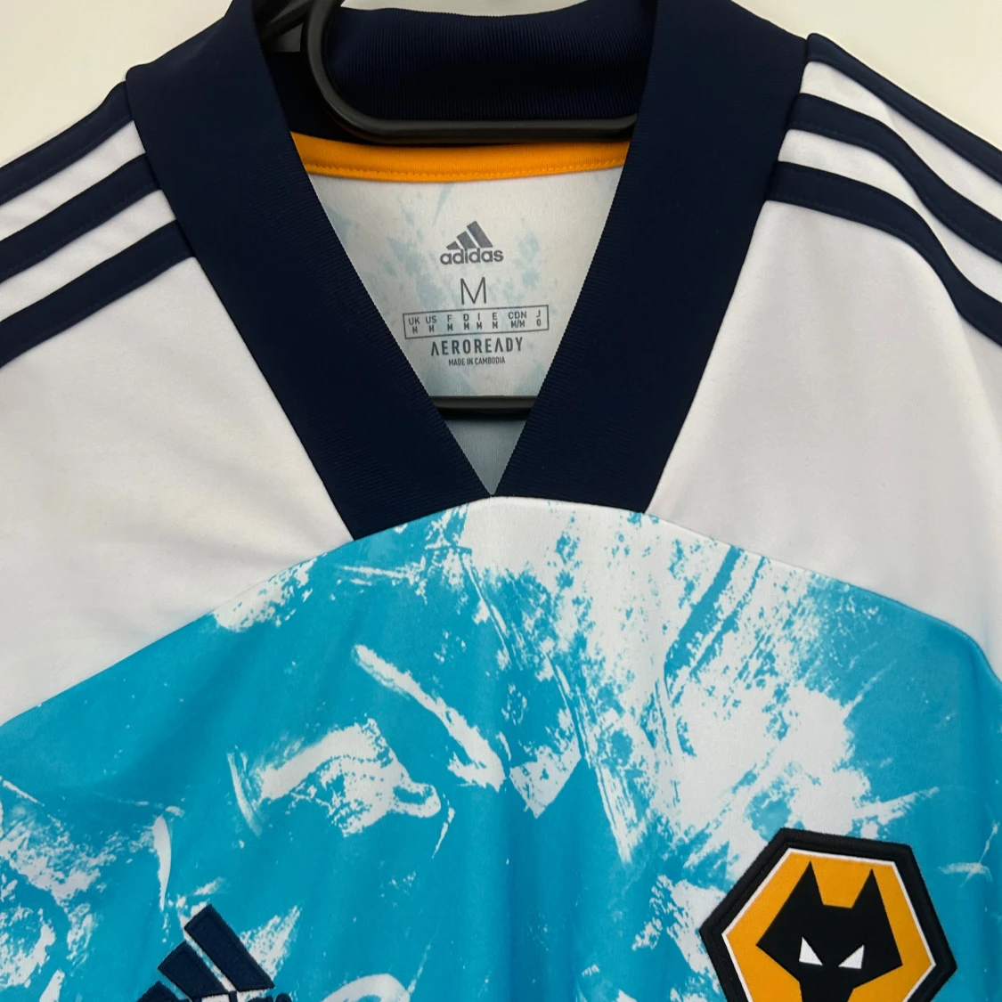 Adidas fotbollströja med blått mönster - 92