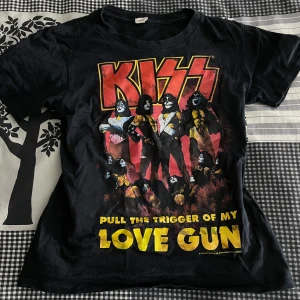 Bandtröja  - Lite kort, knappt använd, storlek xs/s