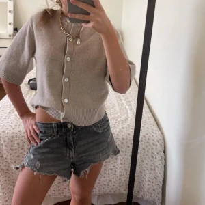 Jeansshorts  - Snygga jeanshorts från zara