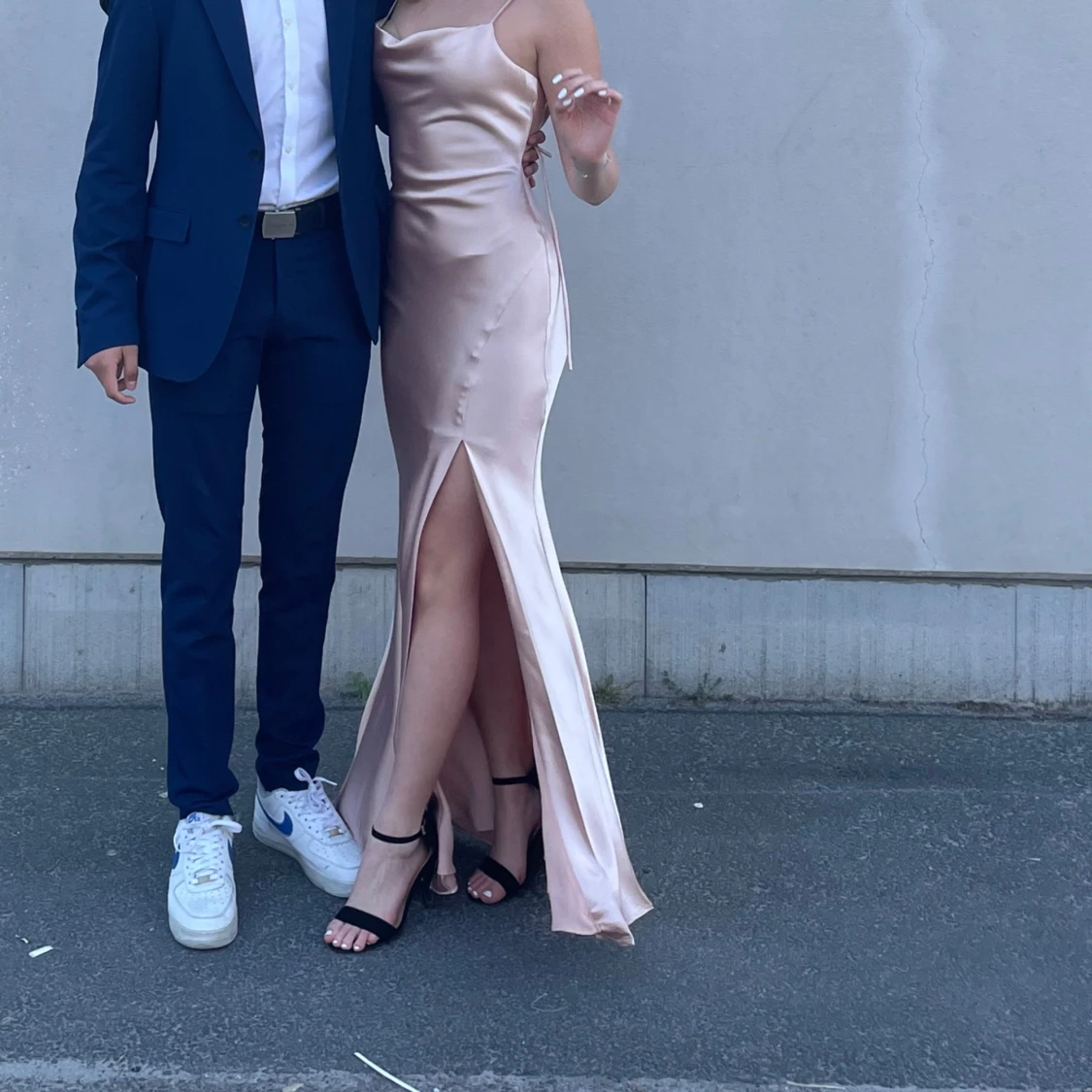 Ljusrosa långklänning med slits