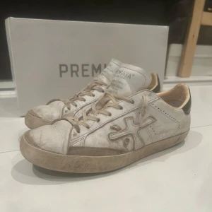 Premiata skor - Säljer dessa premiata skor i ett hyfsat fint skick. Köpta för ca 3000kr. Skriv vid minsta lilla intresse