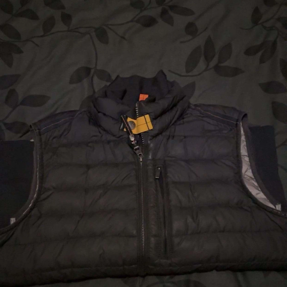 Svart dunväst från Parajumpers