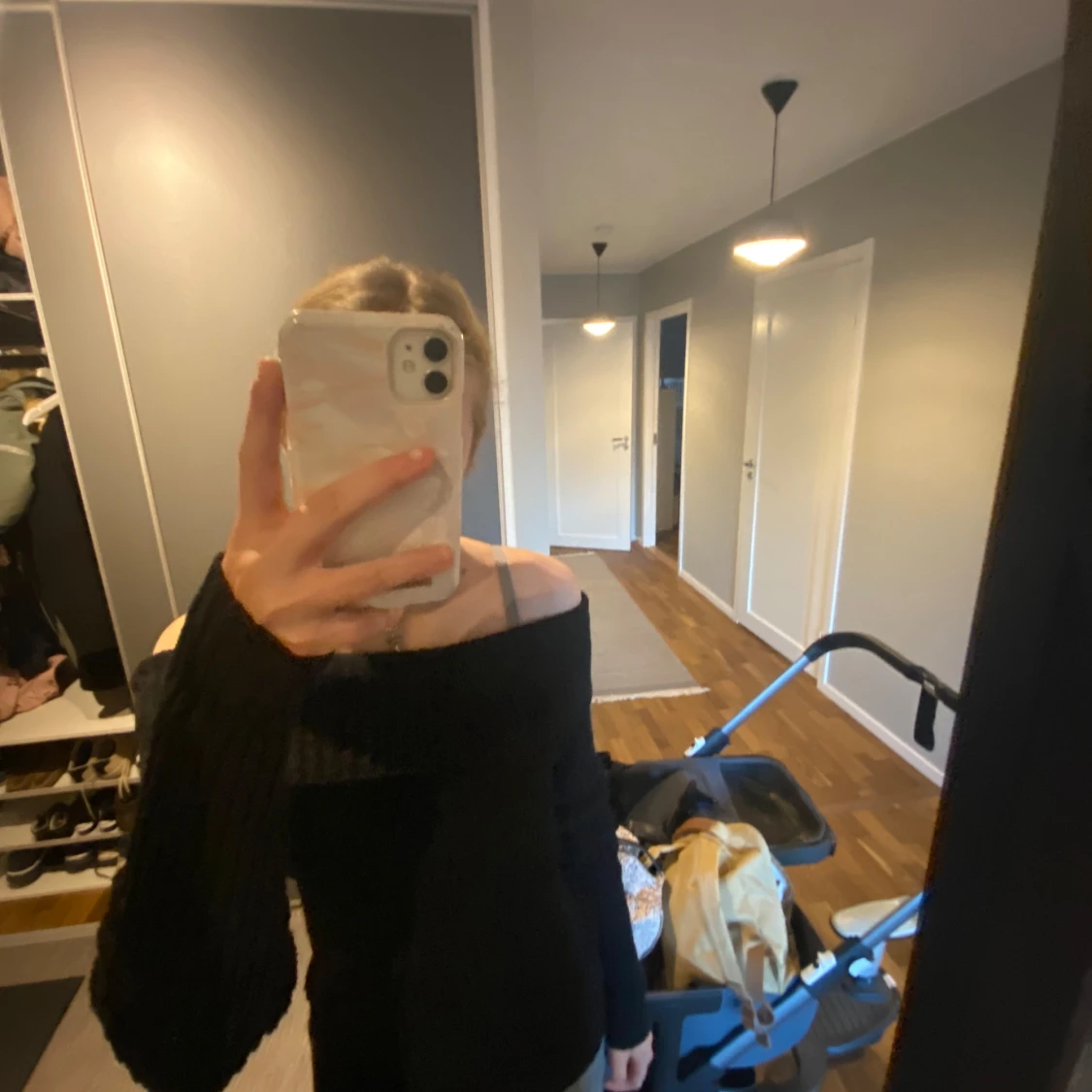 Offshoulder tröja - 1