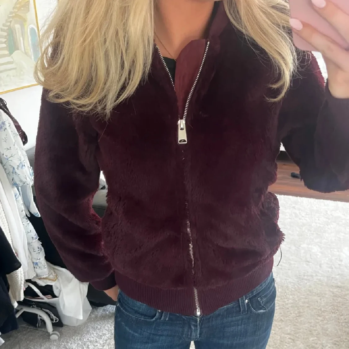 Vinröd pälsjacka 