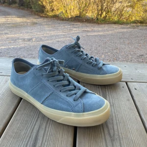 Tom Ford skor - Hej, kollar intresset på mina unika och sjukt snygga skor från Tom Ford. Har kvitto och låda,dustbags. Sparsamt använda och nypris på ca 7700! Hör av er vid funderingar. Kan gå ner i pris vid snabb affär!