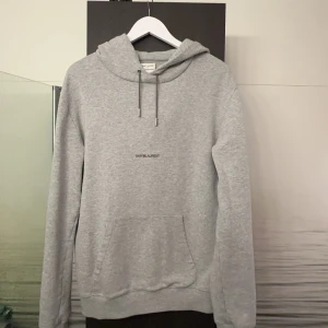 Yves Saint Laurent Hoodie - Yves Saint Laurent hoodie, Grymt skick, storlek small