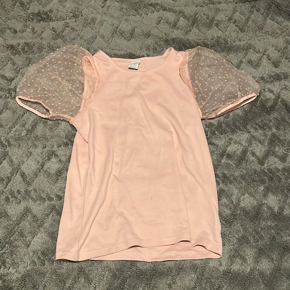 Rosa topp med puffärmar från Lindex