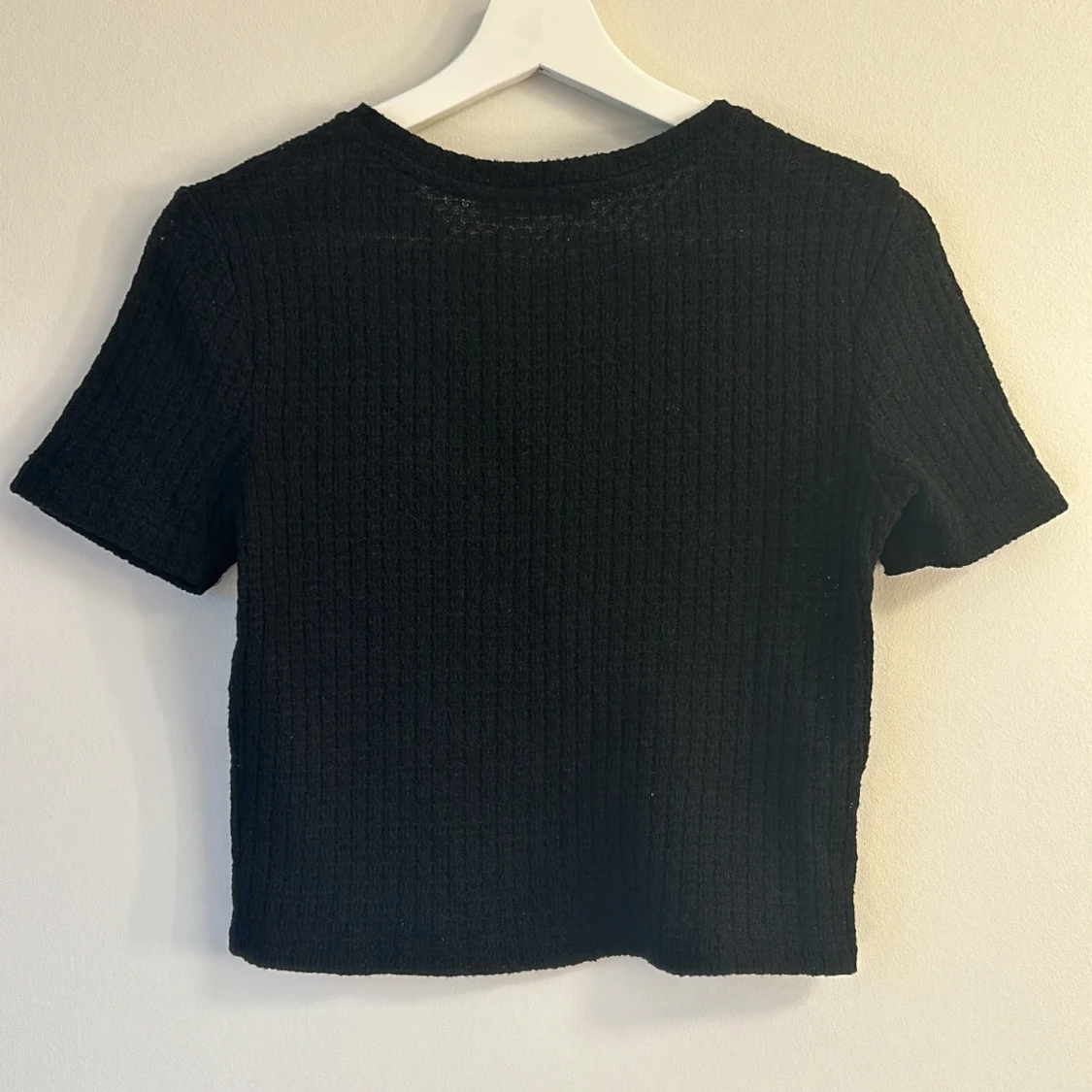 Svart ribbad topp från Mango - 90