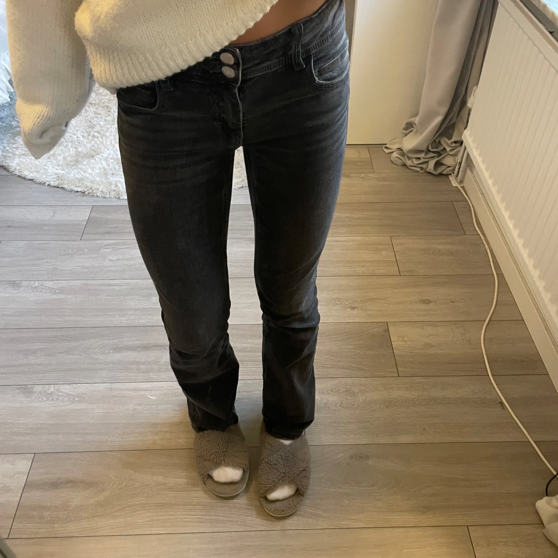 Gråa jeans