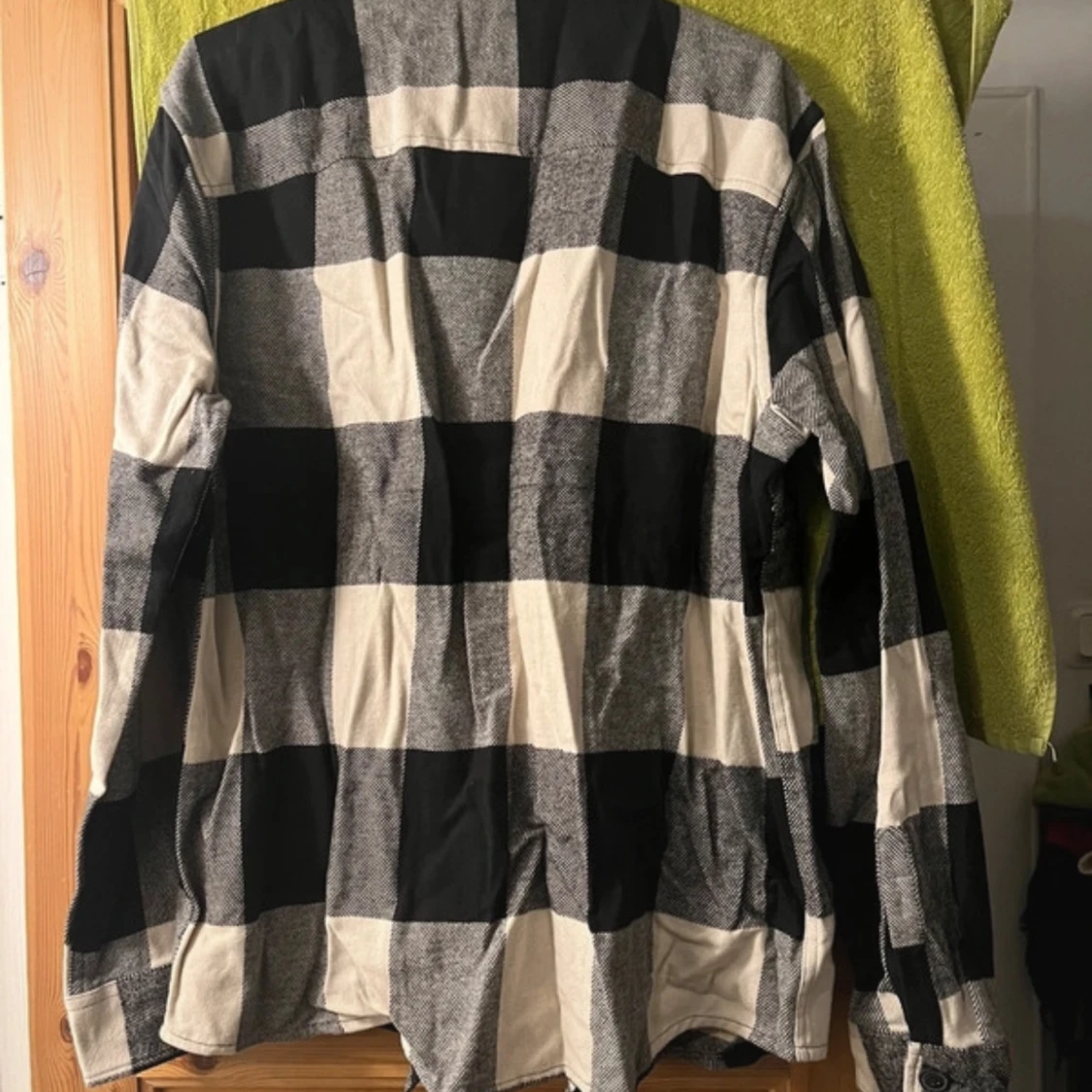 Svartvit rutig overshirt från Only & Sons - 90