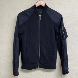 Zara tröja  - Zara tröja i storlek S.