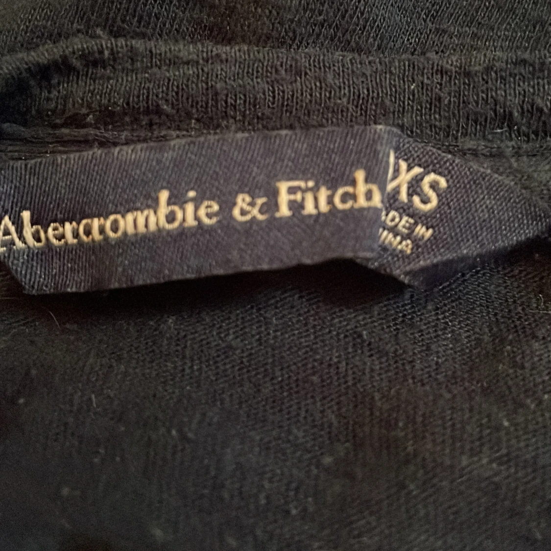 Mörkblå t-shirt från Abercrombie & Fitch - 91