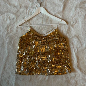 Nyårstopp - Gullig paljetttopp perfekt till nyårslooken✨✨