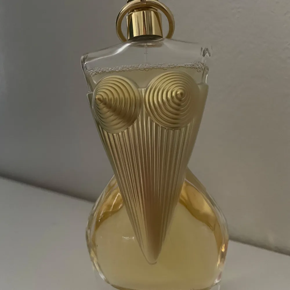 JPG Divine edp 100ml. Ingen förpackning kvar. Nypris 1 645kr . Parfym.