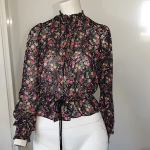 Blus  - Använd enstaka gång 