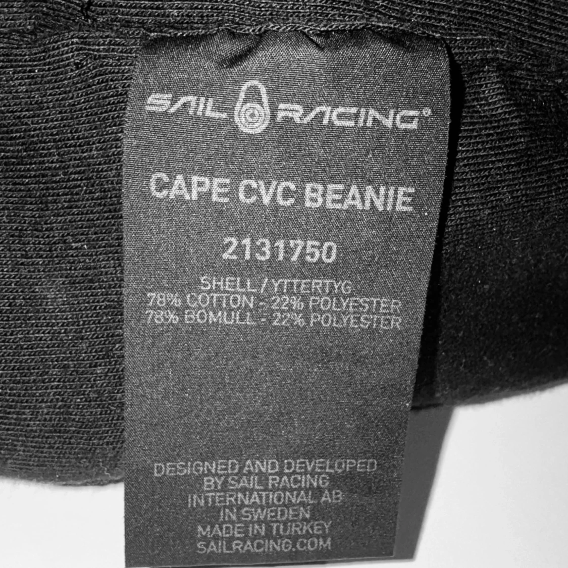 Svart Beanie | Sail Racing - 2
