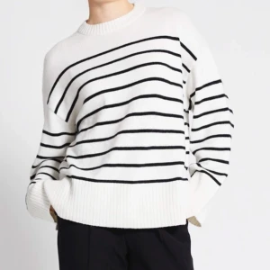 Stickad tröja  - Säljer denna stickade tröja från lager 157🩷 storlek xs men passar upp mot m🩷