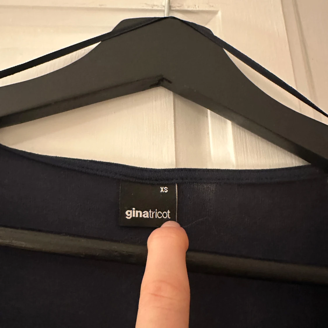 Mörkblå topp från Gina Tricot - 1