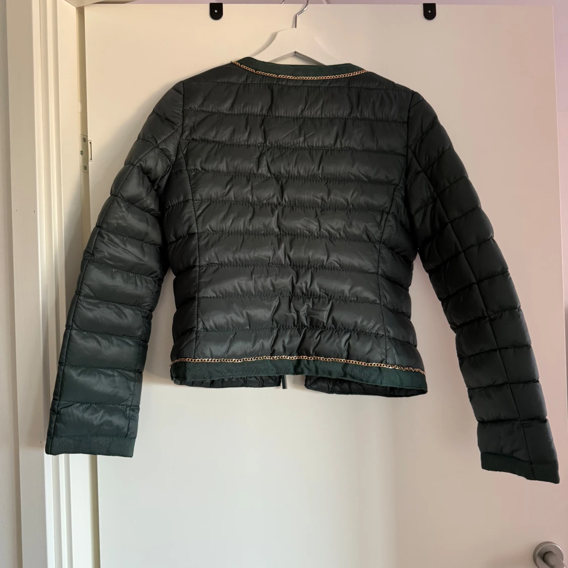 Grön pufferjacka från Moda Piu Anna - 1