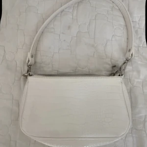 Väska - Axelväska som är så fin!