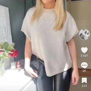 Stickad polotröja  - Jättefin stickad polotröja från kappahl. Lånad bild💕💕💕