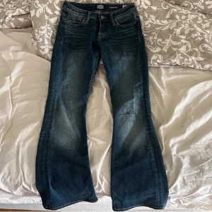 low waist flare jeans - låg midjade utsvängda jeans, köpta här på plick, säljer då de var för små för mig